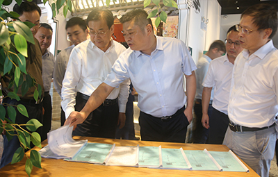 市领导莅临春盛餐饮检查指导长江禁捕和食品安全工作